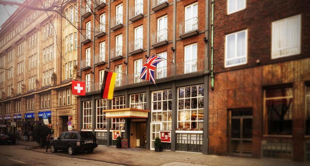 hotels with balcony in Hamburg