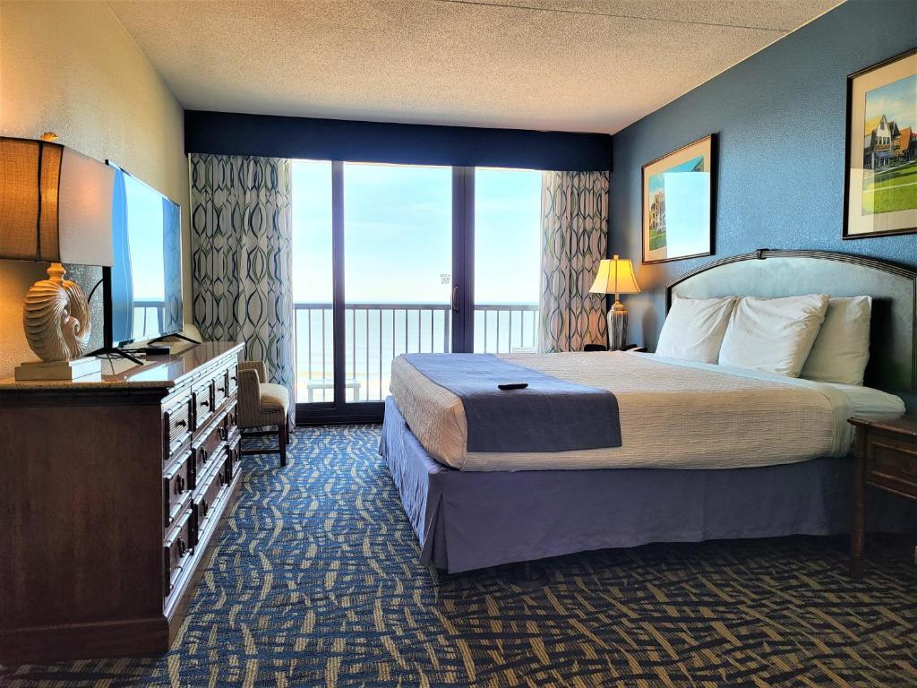 hotels with balcony in Virginia Beach