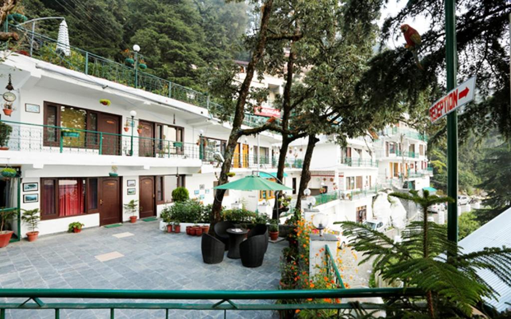 hotels with balcony in Dalhousie