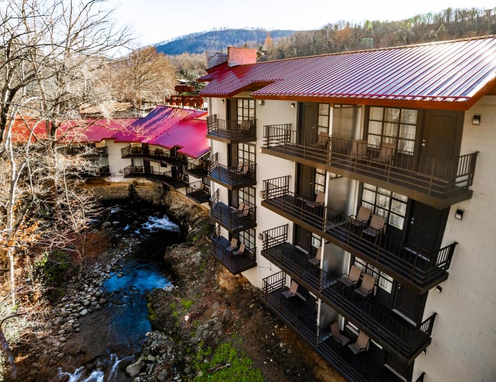 hotels with balcony in Great Smoky Mountains