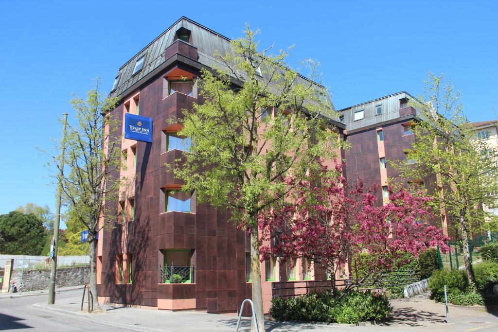 hotels with balcony in Lausanne