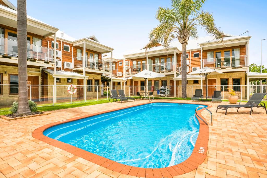 hotels with balcony in Busselton