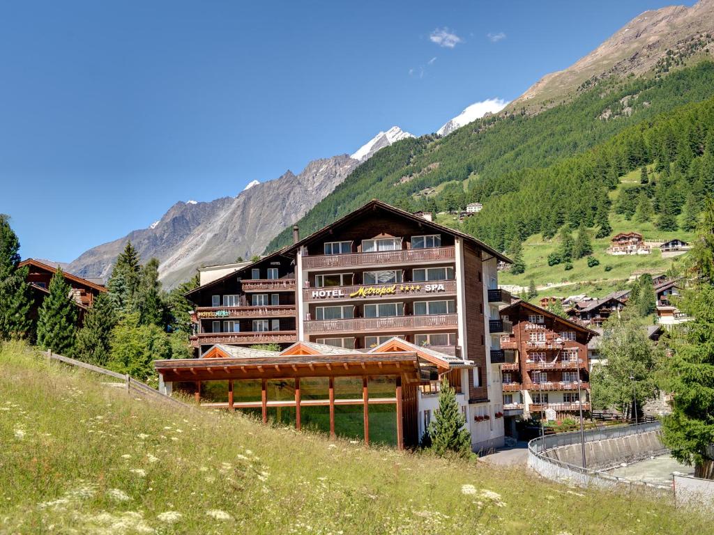 hotels with balcony in Zermatt