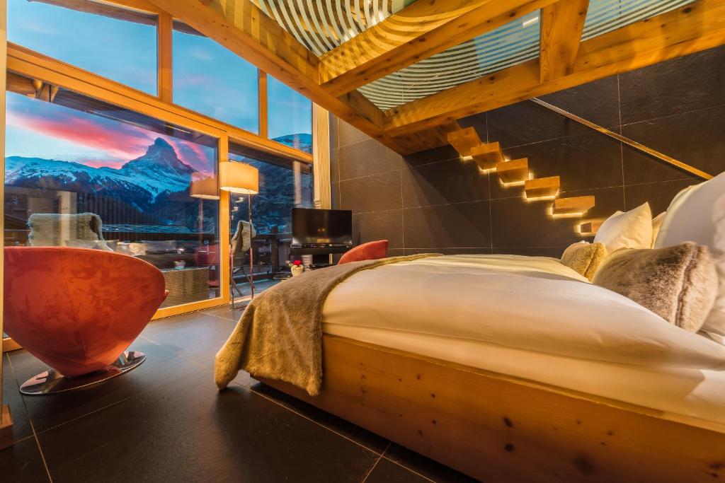 hotels with balcony in Zermatt