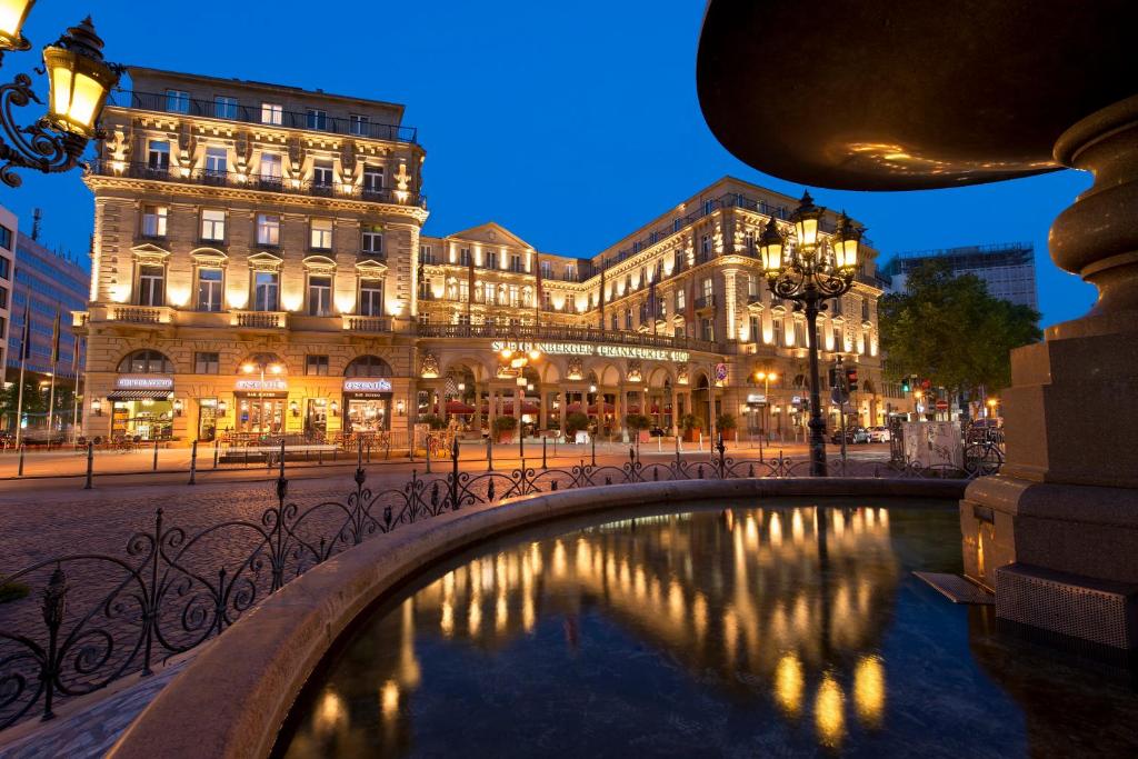 hotels with balcony in Frankfurtmain