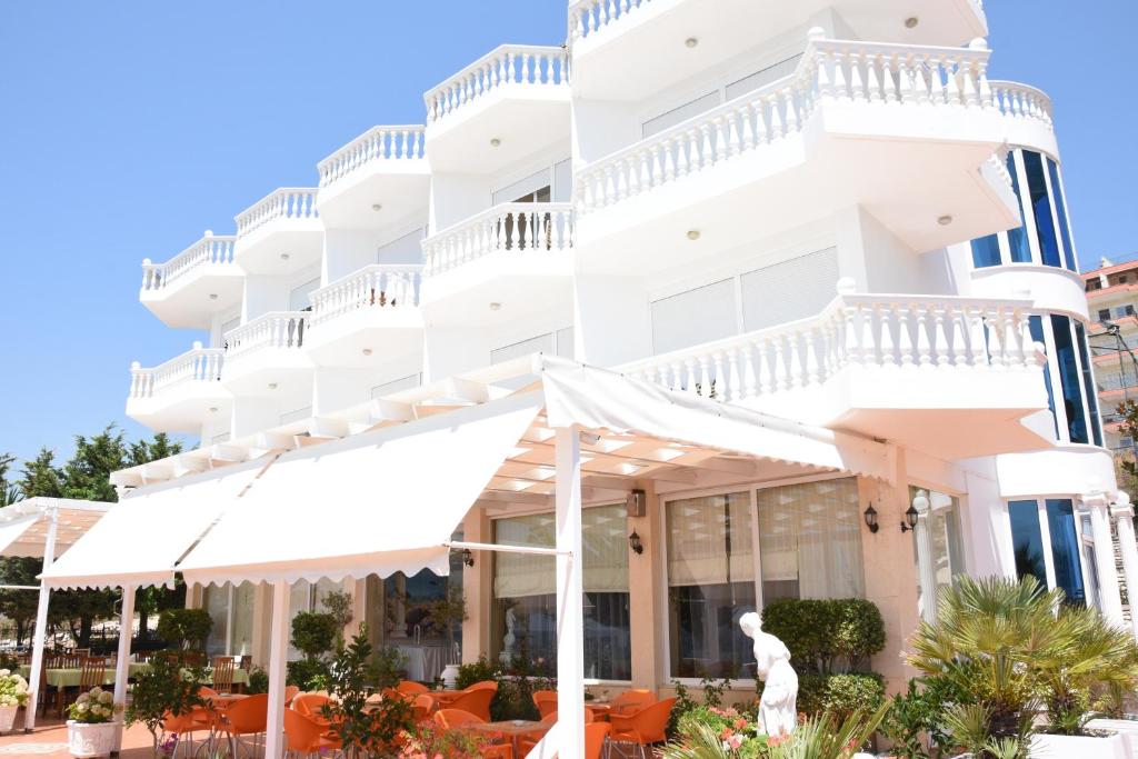 hotels with balcony in Sarande