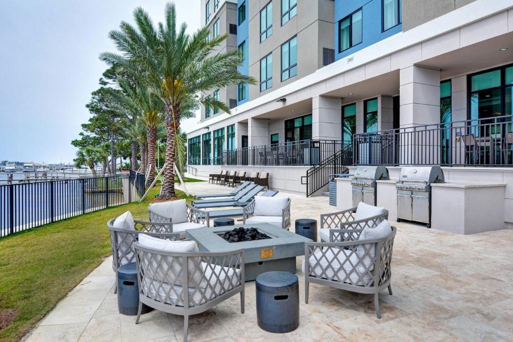 hotels with balcony in Emerald Coast United States