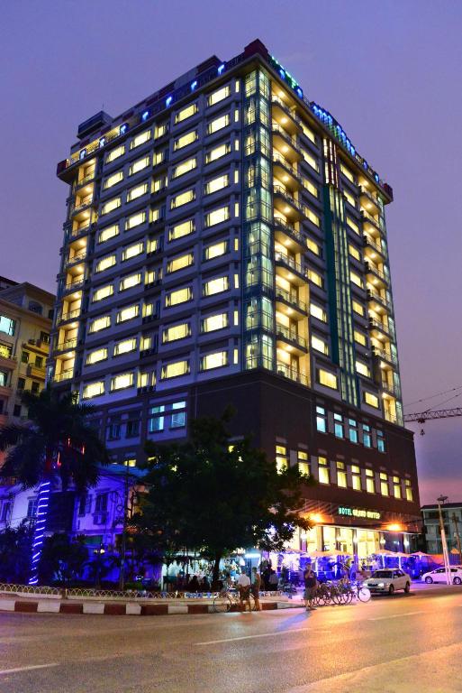 hotels with balcony in Yangon