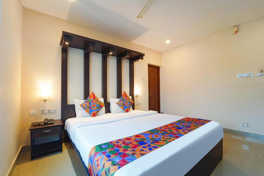 hotels with balcony in Nedumbassery