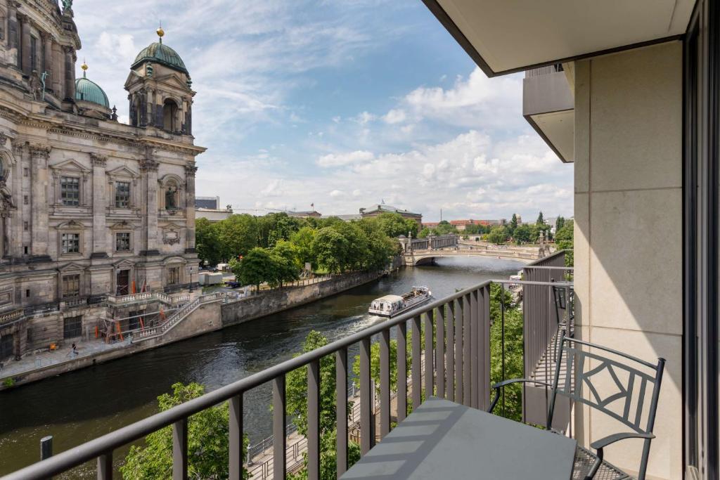 hotels with balcony in Berlin