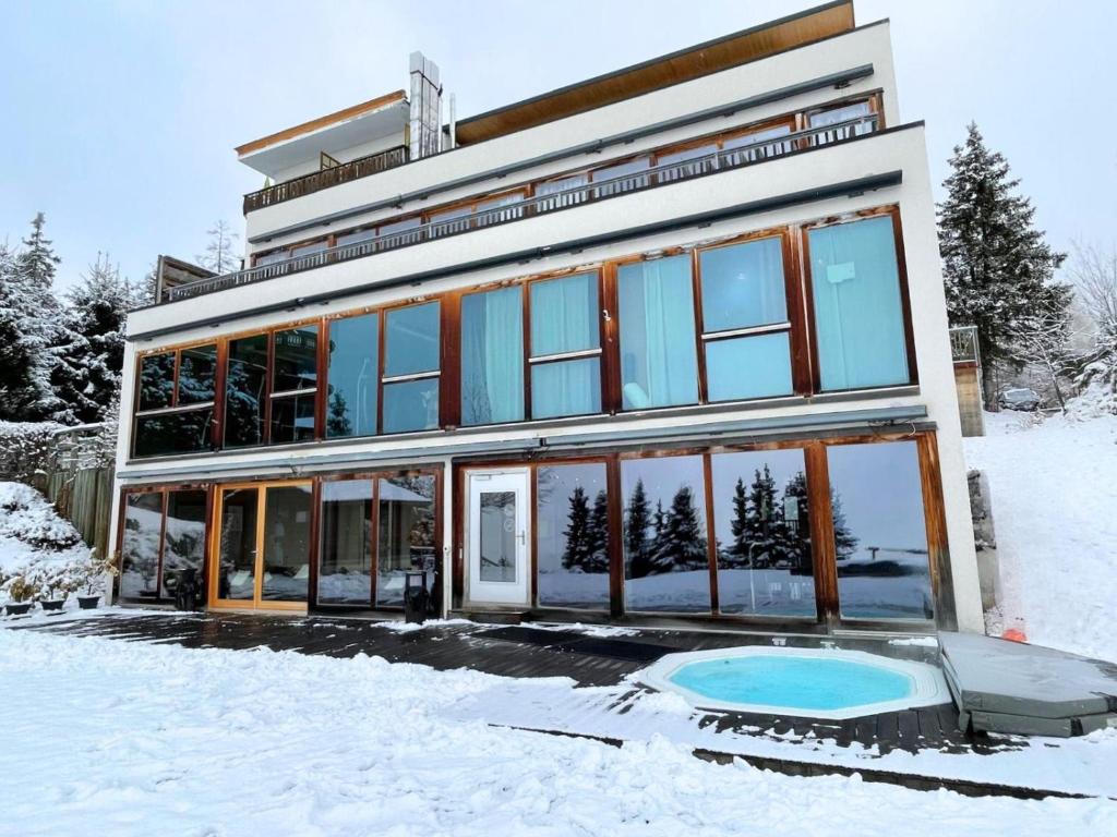 hotels with balcony in Crans Montana