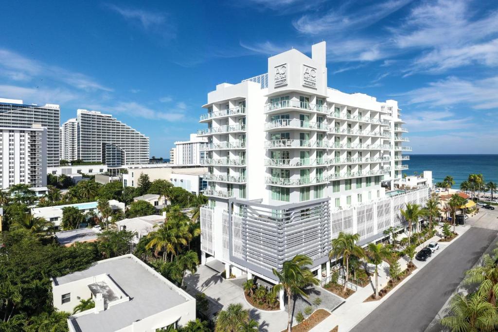 hotels with balcony in Fort Lauderdale Bonnet House Museum  Gardens