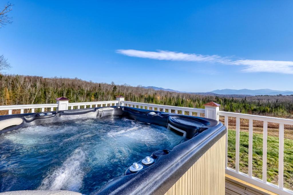 hotels with balcony in Lancaster