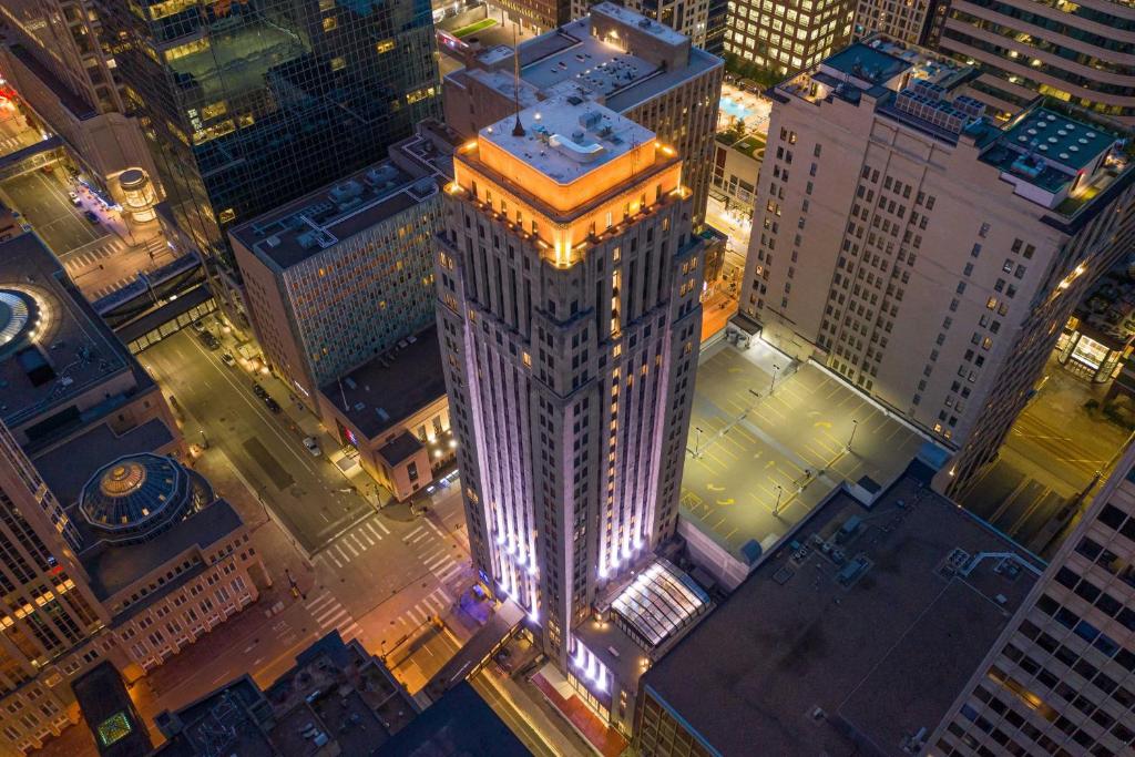 hotels with balcony in Minneapolis