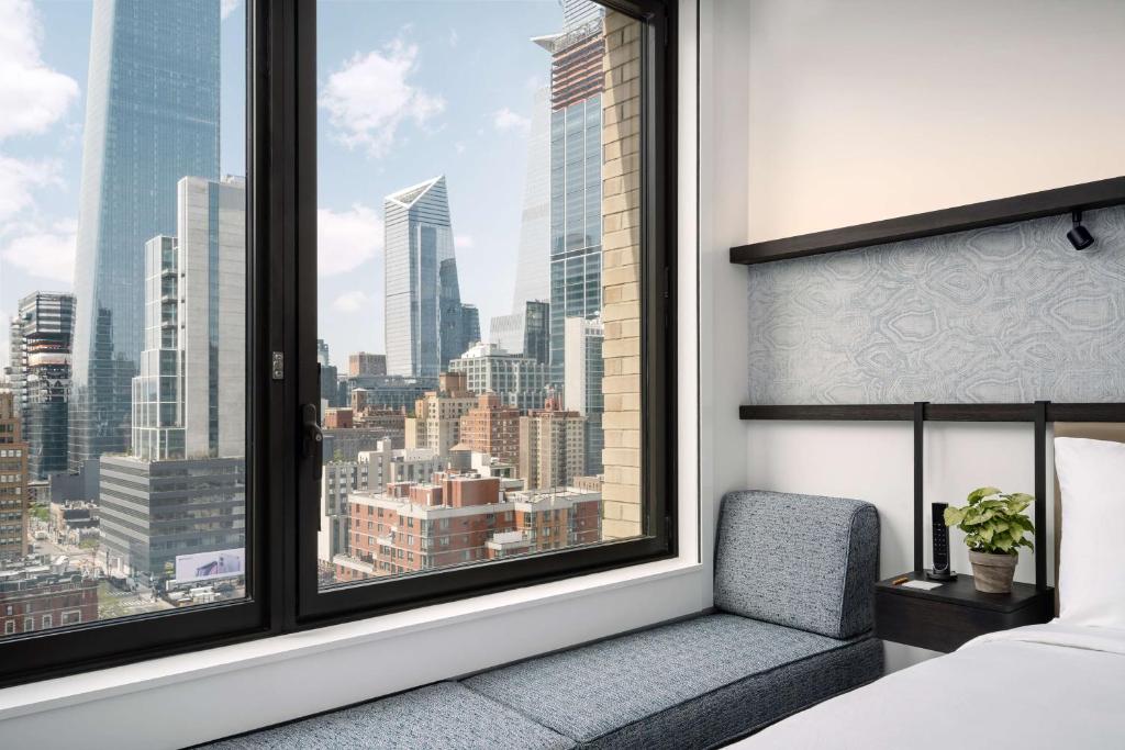 hotels with balcony in New York Hells Kitchen