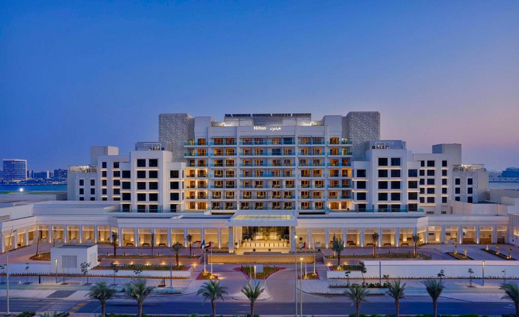 hotels with balcony in Abu Dhabi