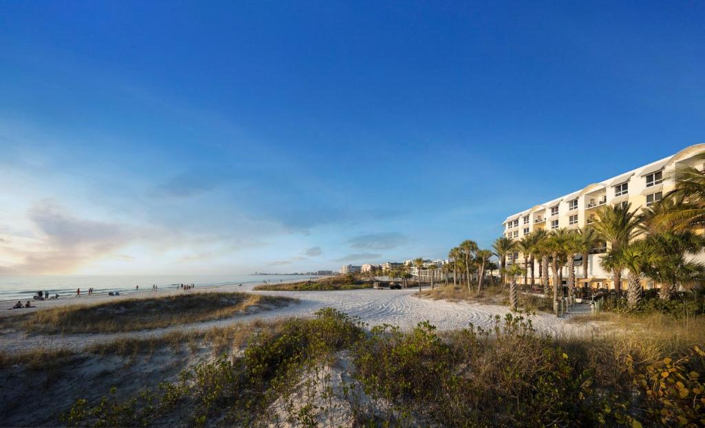 hotels with balcony in Sarasota