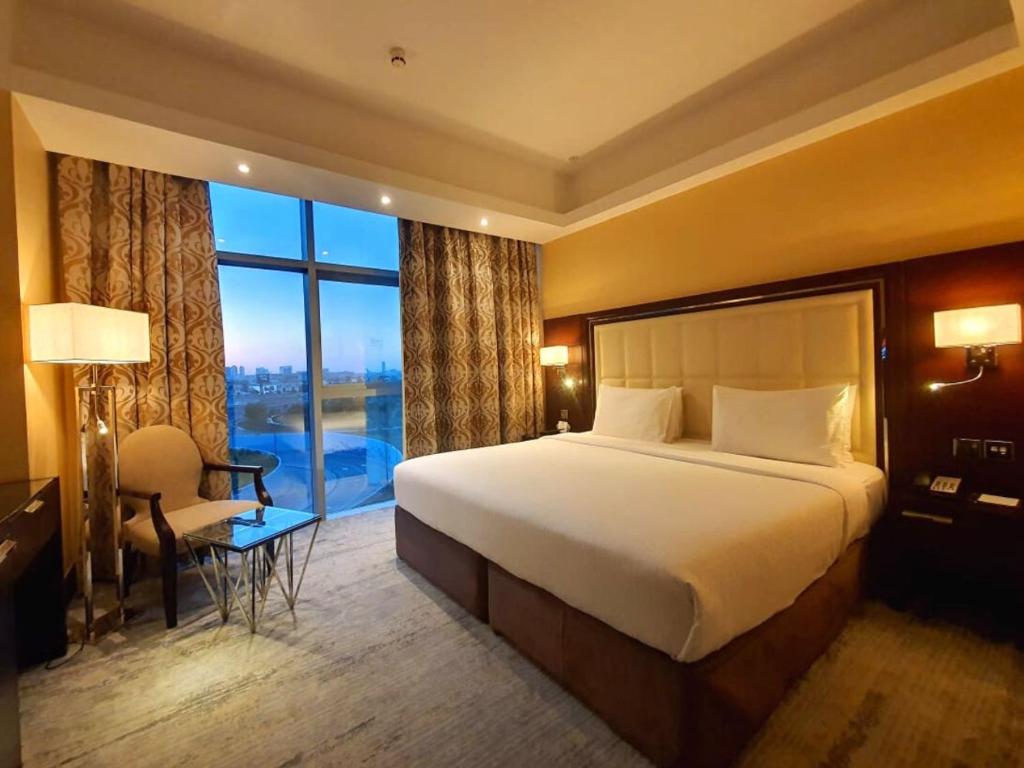 hotels with balcony in Dubai Oud Metha