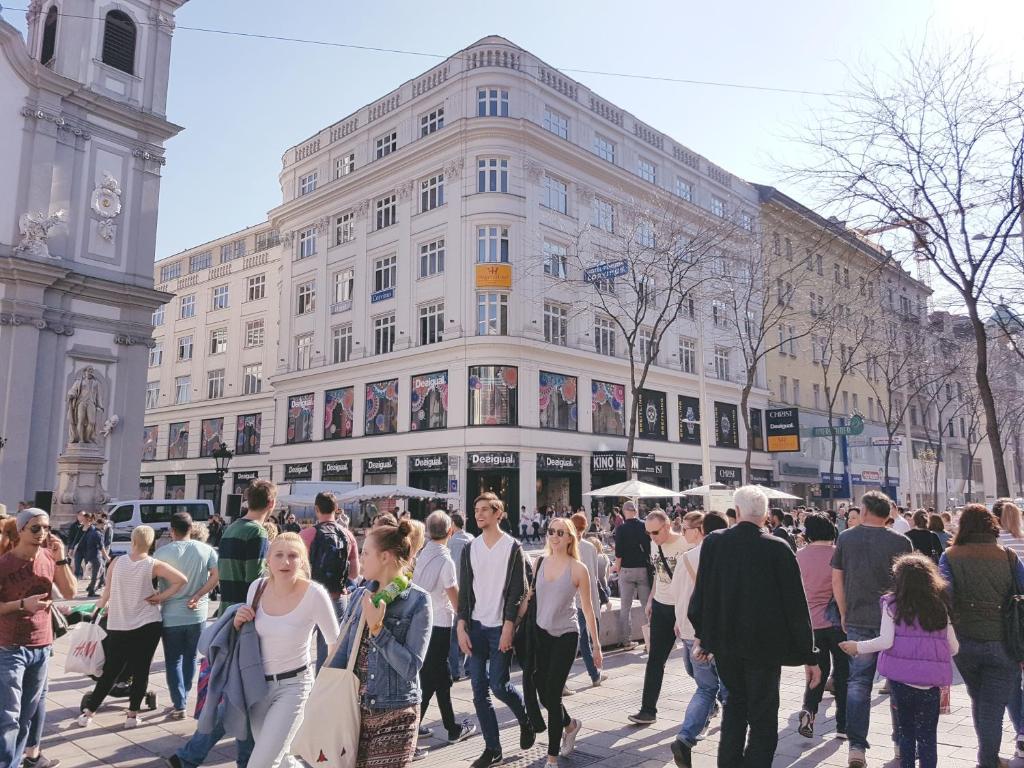 hotels with balcony in Vienna 04 Wieden