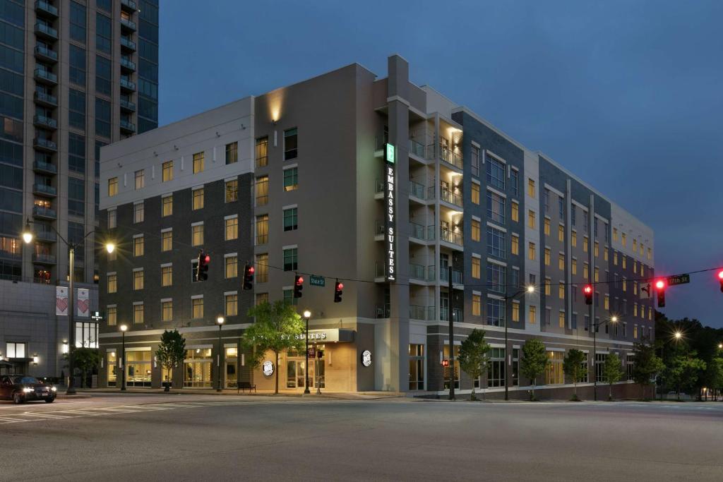 hotels with balcony in Atlanta