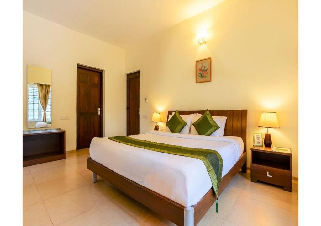 hotels with balcony in Madikeri