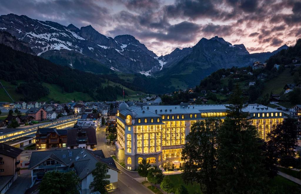 hotels with balcony in Engelberg