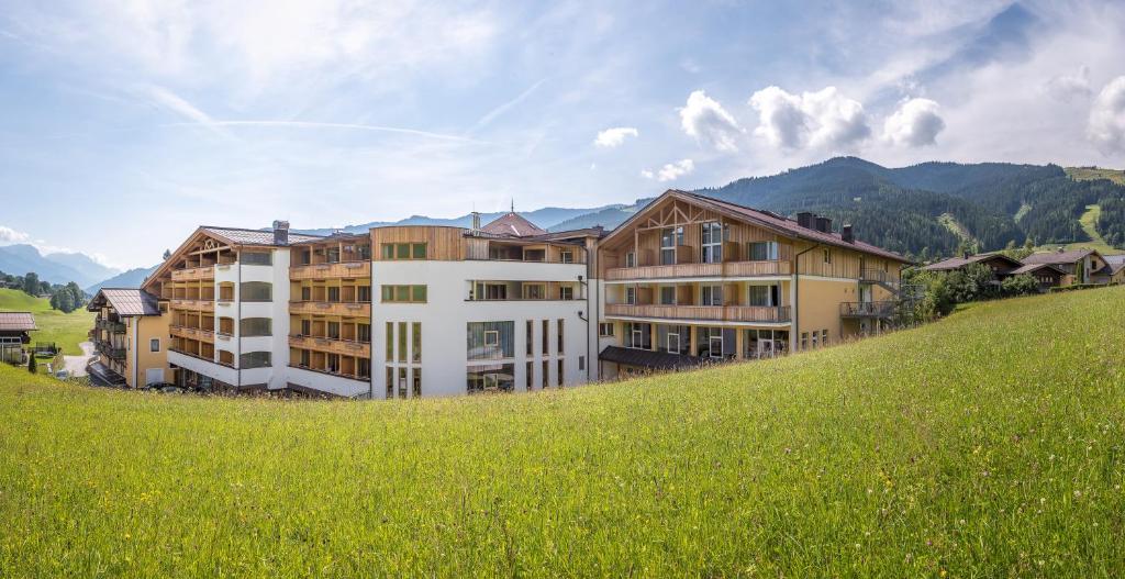 hotels with balcony in Leogang