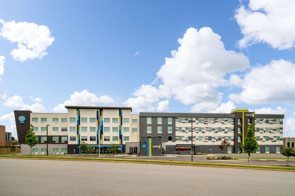 hotels with balcony in Little Rock