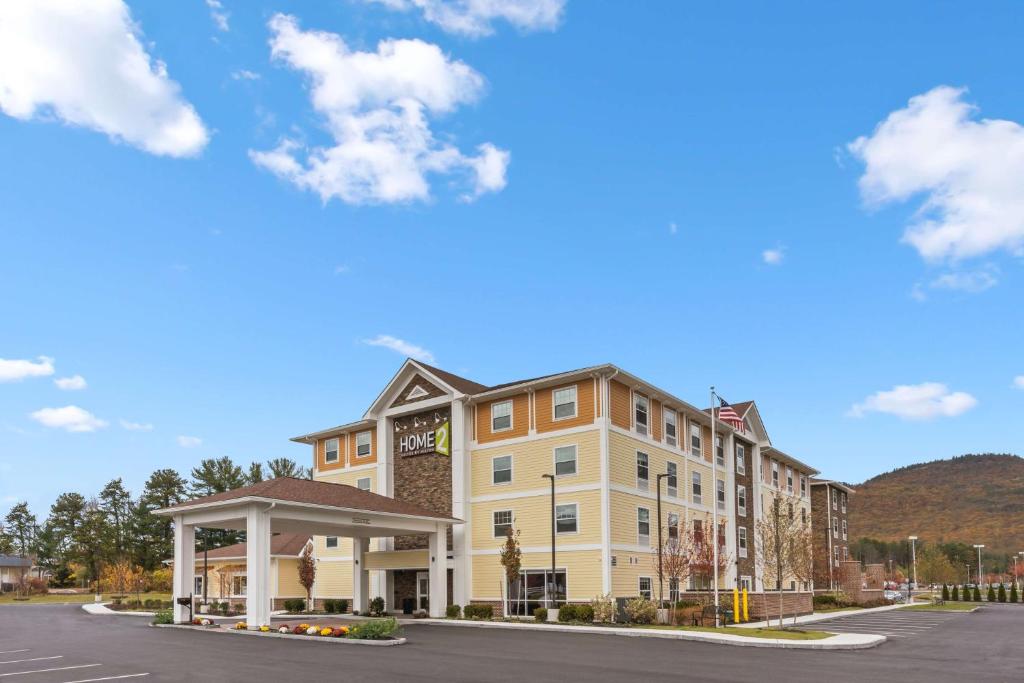 hotels with balcony in North Conway