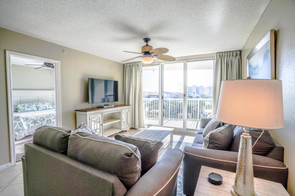 hotels with balcony in Destin