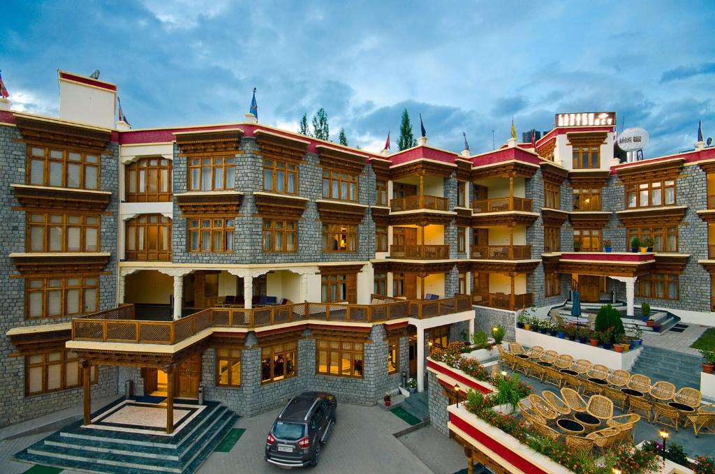 hotels with balcony in Leh