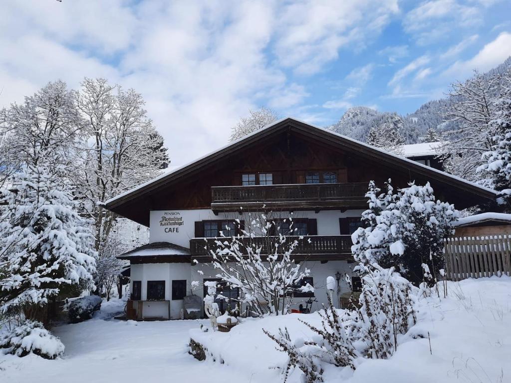 hotels with balcony in Oberammergau