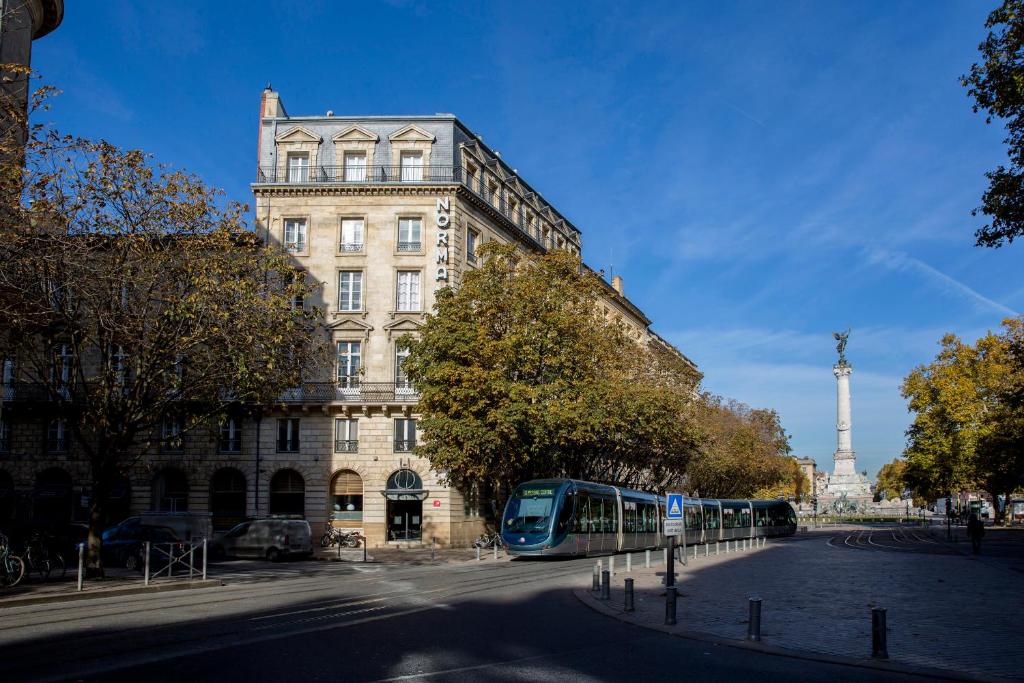 hotels with balcony in Bordeaux