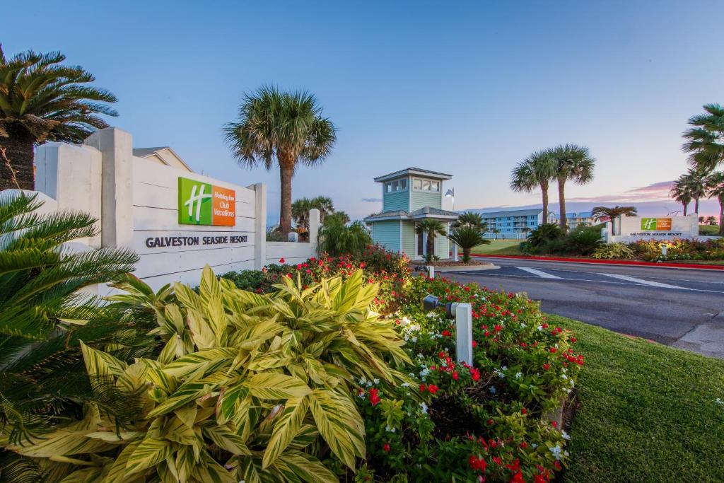 hotels with balcony in Galveston