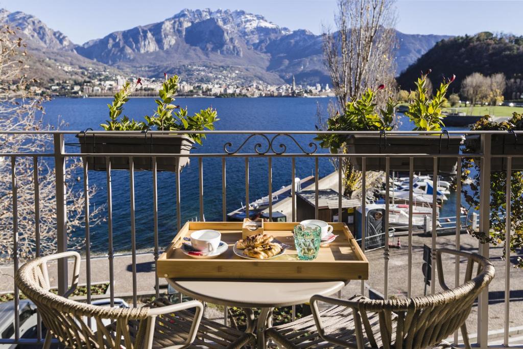 hotels with balcony in Lecco