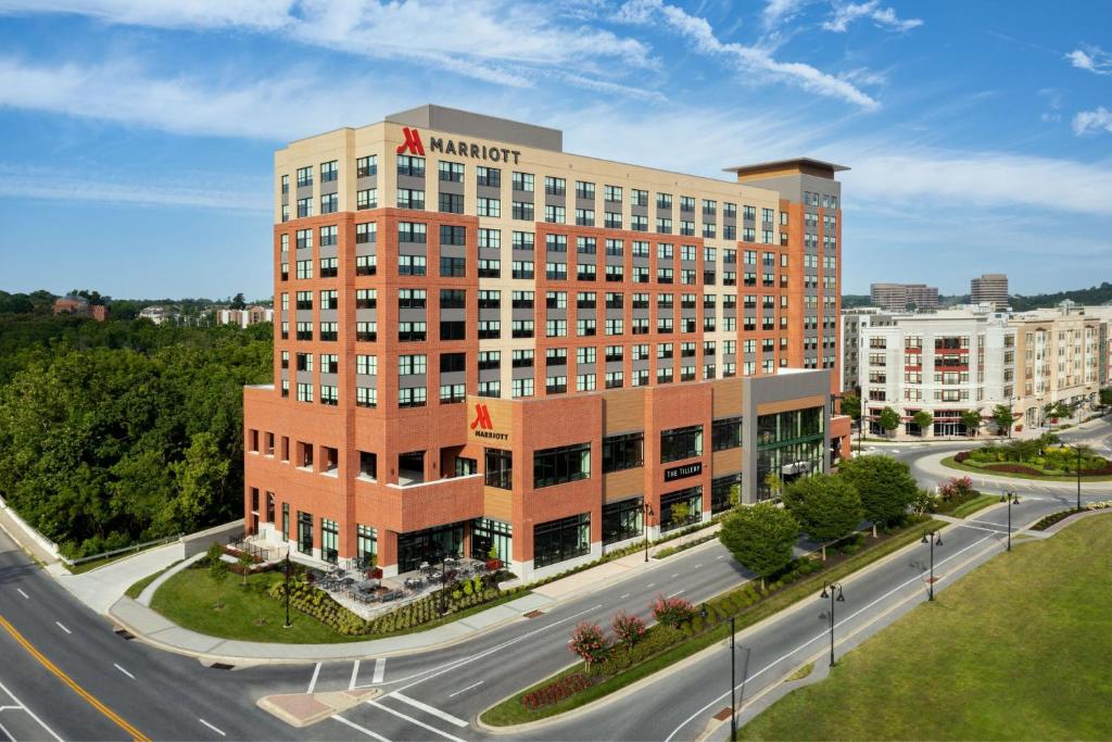 hotels with balcony in Maryland