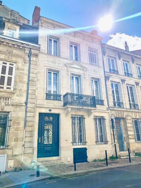 hotels with balcony in Bordeaux Cauderan