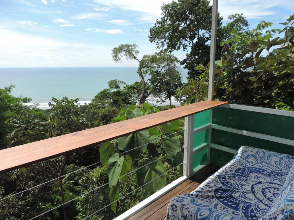 hotels with balcony in Uvita