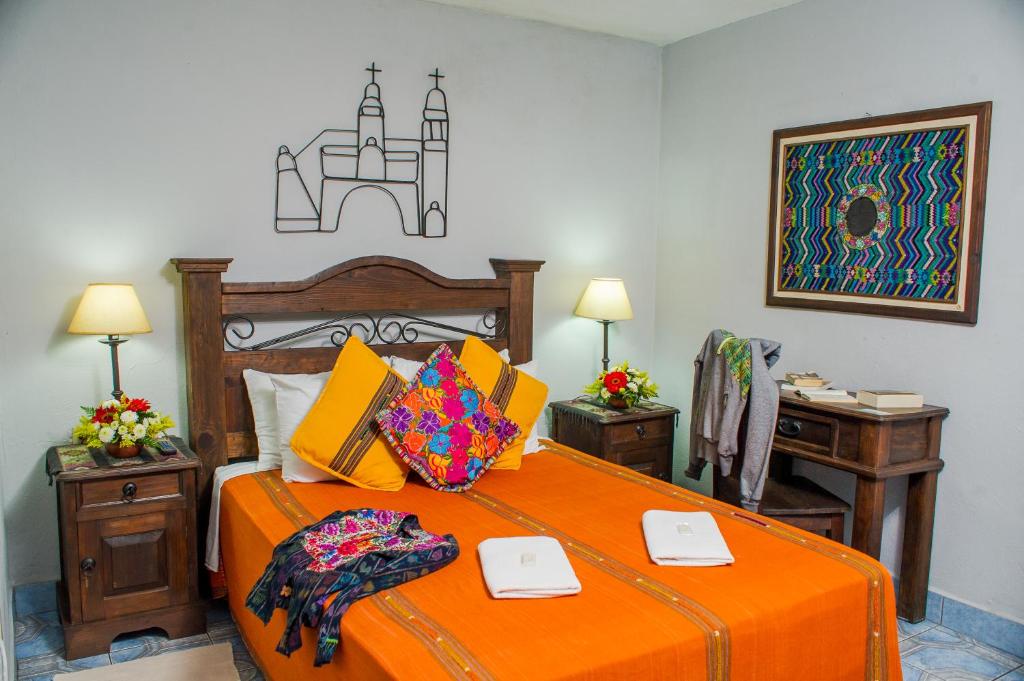 hotels with balcony in Antigua Guatemala