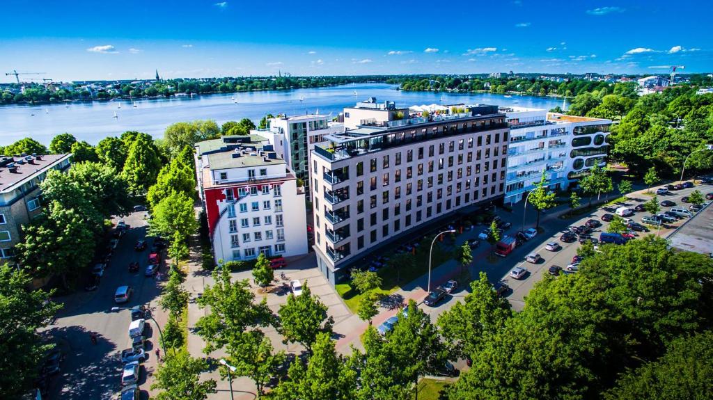 hotels with balcony in Hamburg Harvestehude