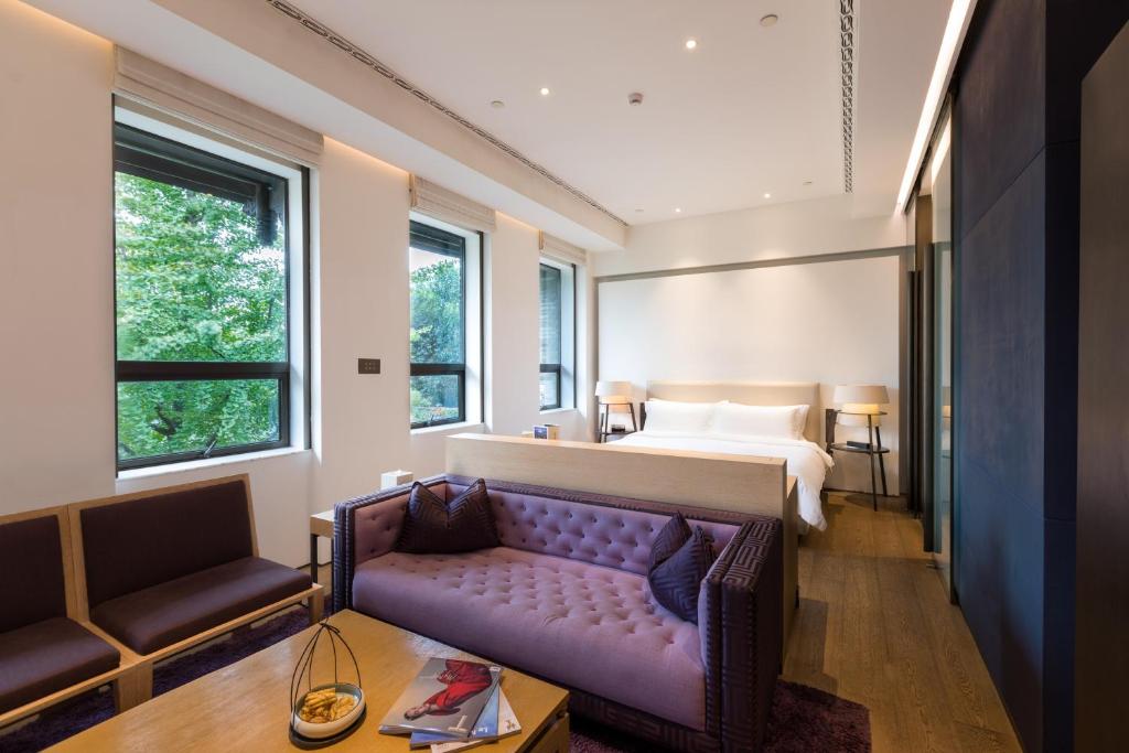 hotels with balcony in Chengdu