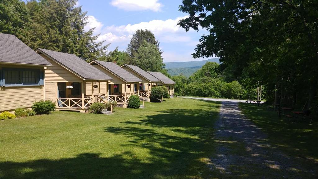 hotels with balcony in Green Mountains