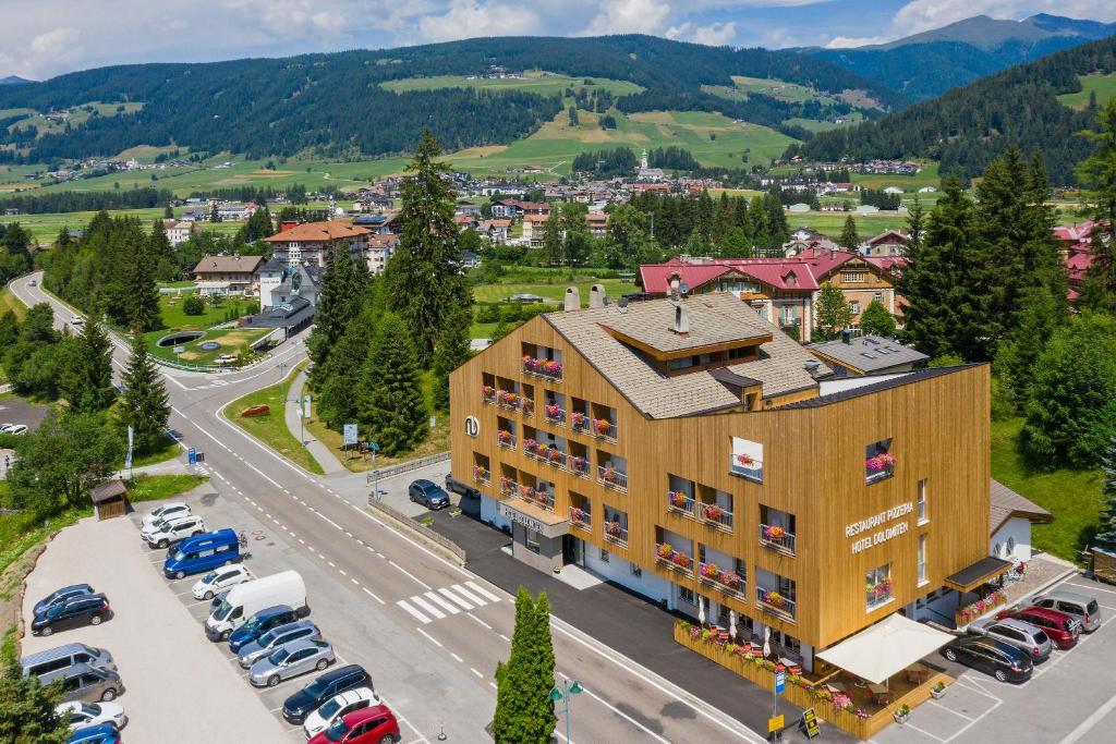 hotels with balcony in Dobbiaco