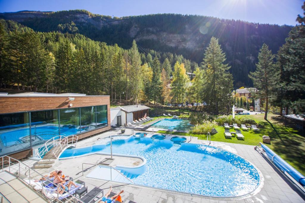 hotels with balcony in Leukerbad