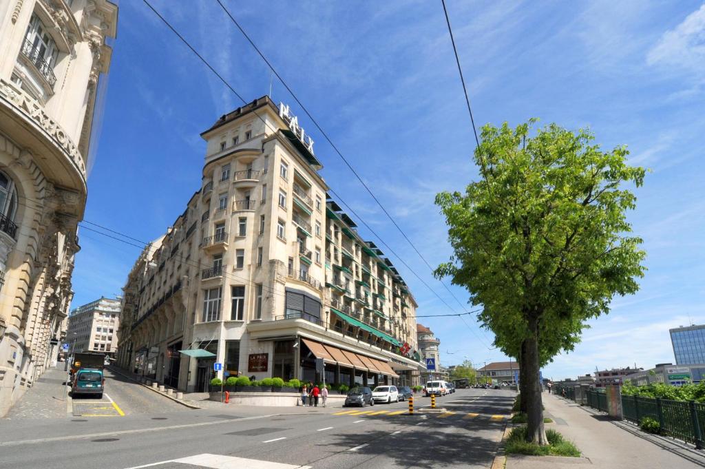 hotels with balcony in Lausanne