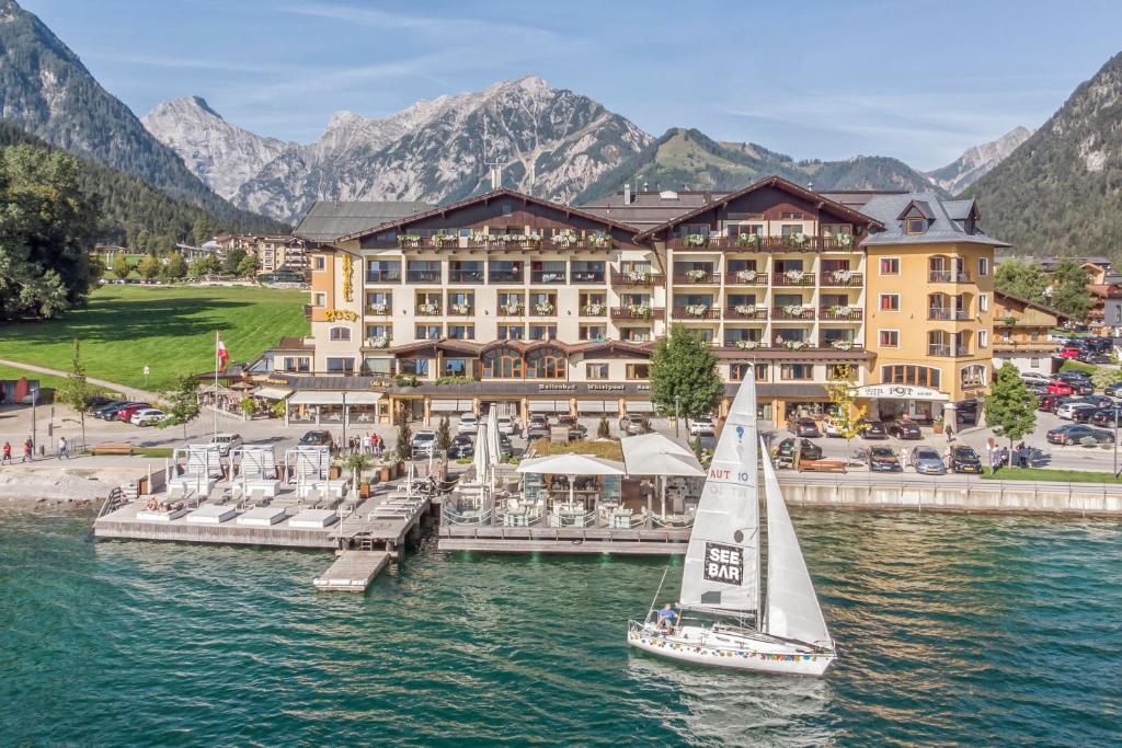 hotels with balcony in Pertisau