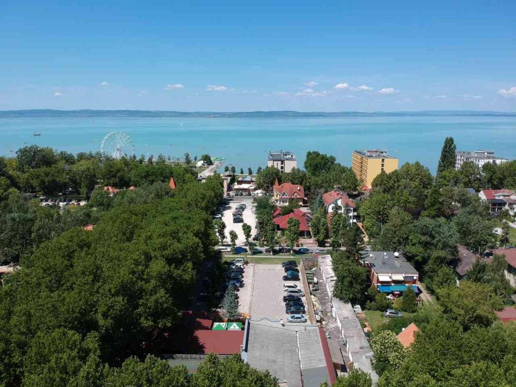 hotels with balcony in Siofok