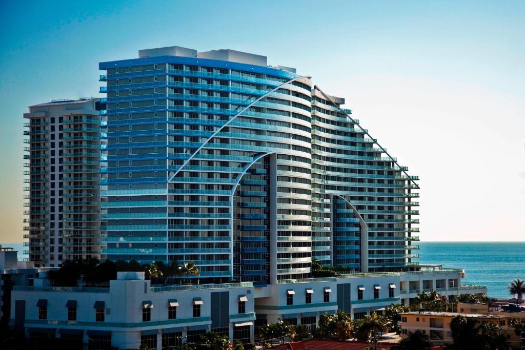 hotels with balcony in Fort Lauderdale Bonnet House Museum  Gardens