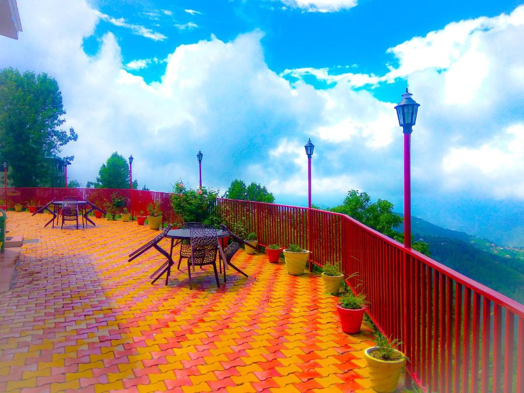 hotels with balcony in Dalhousie