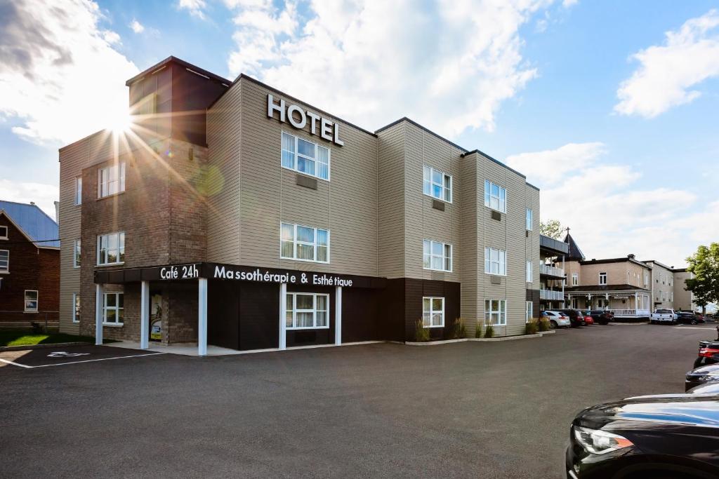 hotels with balcony in Quebec City